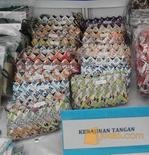 Dompet Plastik Bungkus Kopi Daur Ulang