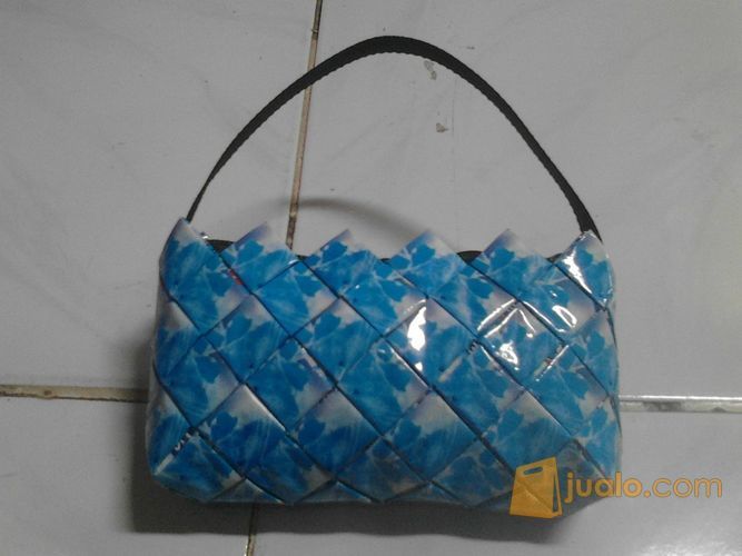 Dompet Plastik Bungkus Kopi Daur Ulang