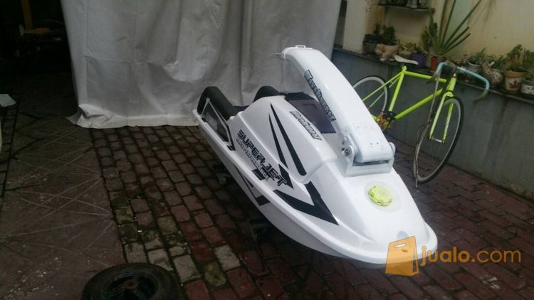 Jet ski standing Yamaha FX-1