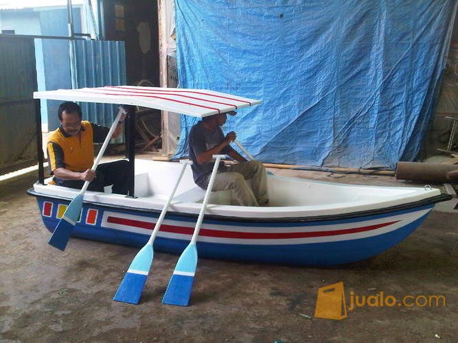 Perahu mini boat / perahu danau