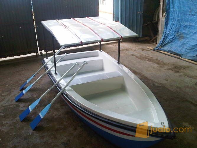 Perahu mini boat / perahu danau