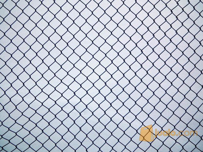 KAWAT ANYAM LAPANGAN FUTSAL