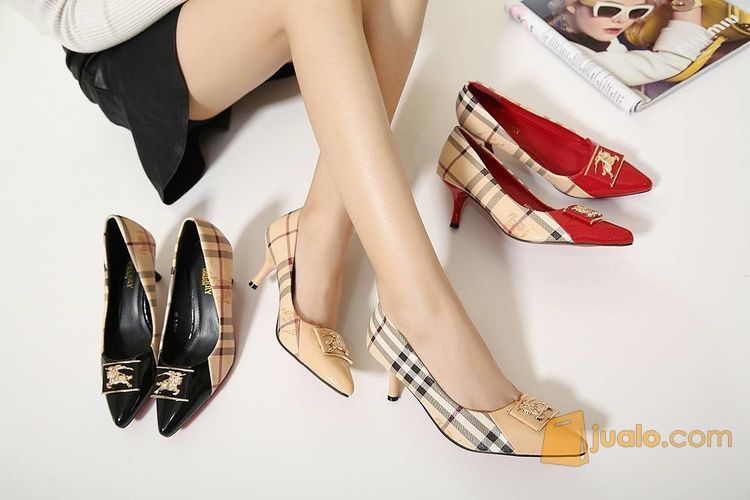 sepatu Burberry Classic #A368-E
