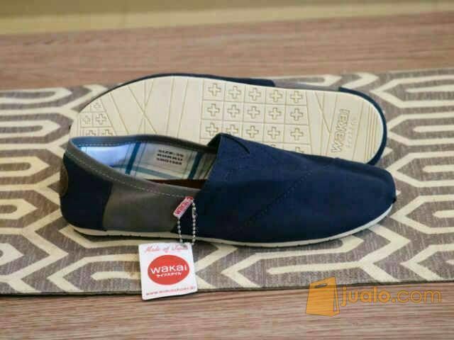 BIG SALE!! Sepatu Santai Wakai Unisex Terbaru