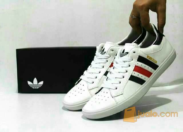 BIG SALE!! Sepatu Casual Pria Adidas Wimbeldom terbaru. 3d