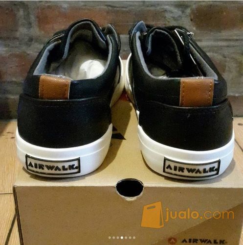 Sepatu Airwalk hans black