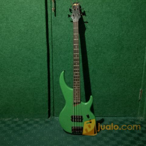 Bass Phill Warna Hijau