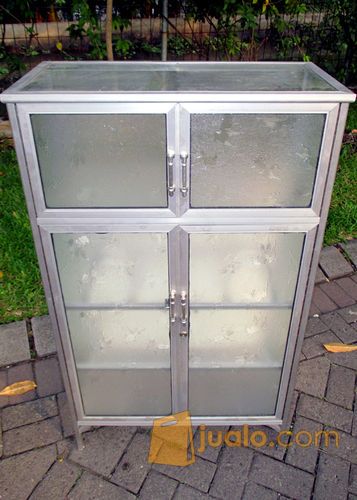 Rak Piring Aluminium 4 Pintu Frame Putih Belakang Triplek Kaca Es 74-127