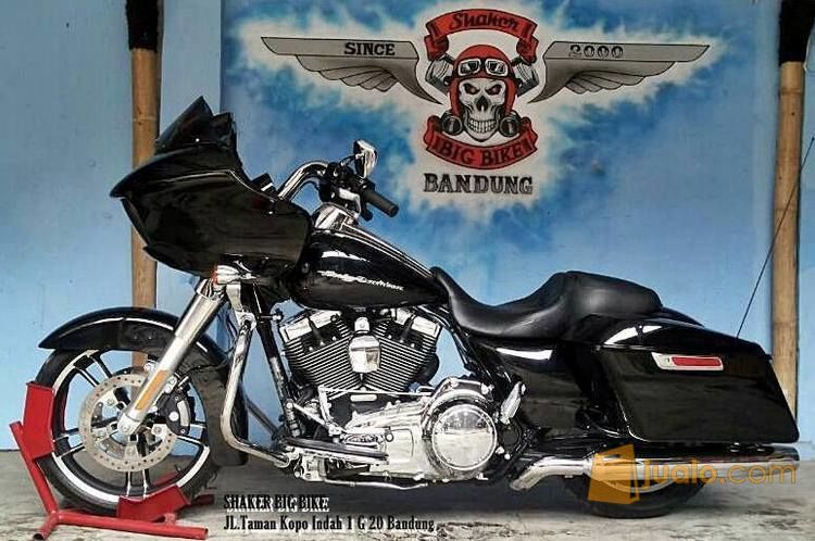 HARLEY DAVIDSON ROAD GLIDE TAHUN 2015