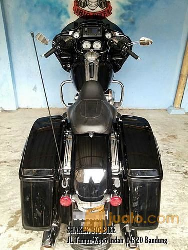 HARLEY DAVIDSON ROAD GLIDE TAHUN 2015