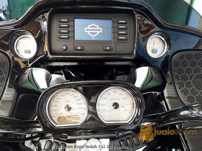 HARLEY DAVIDSON ROAD GLIDE TAHUN 2015