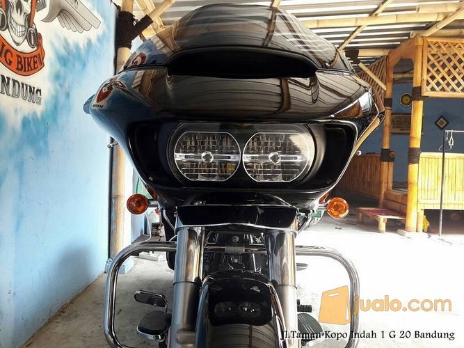 HARLEY DAVIDSON ROAD GLIDE TAHUN 2015