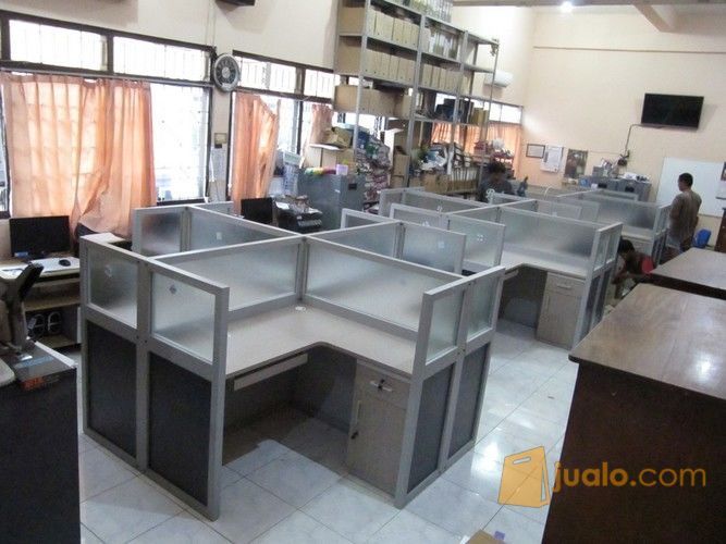 Meja Sekat Partisi Kantor Knockdown