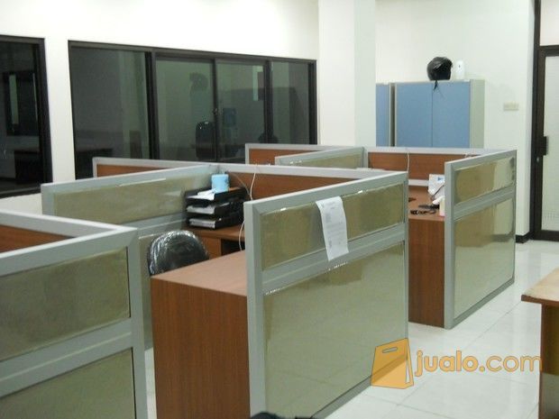 Meja Sekat Partisi Kantor Knockdown