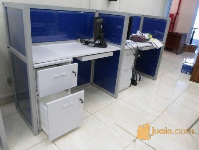 Meja Sekat Partisi Kantor Knockdown