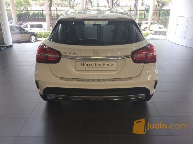 Mercedes Benz GLA 200 AMG Tahun 2017 | Harga Dan Spesifikasi Terbaru
