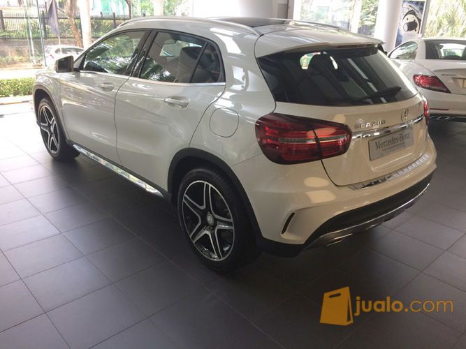 Mercedes Benz GLA 200 AMG Tahun 2017 | Harga Dan Spesifikasi Terbaru