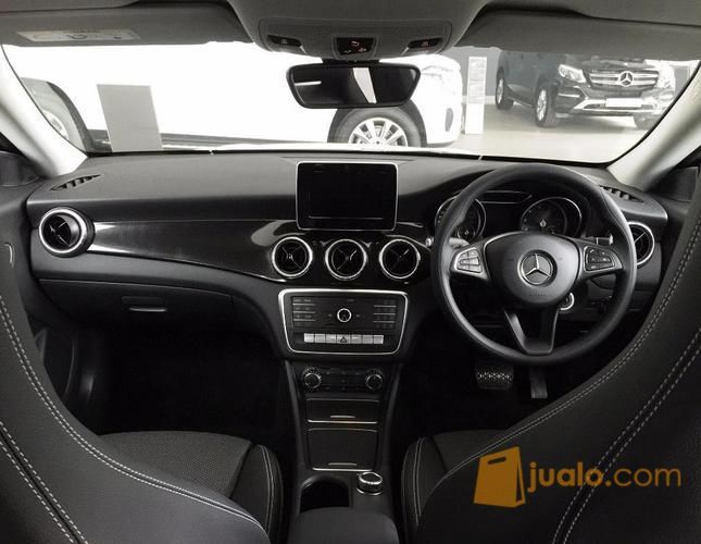 Mercedes Benz CLA 200 PUTIH 2017 Indonesia