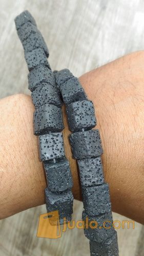 Batu Satam Batu Motif Kotak Batu Dayak