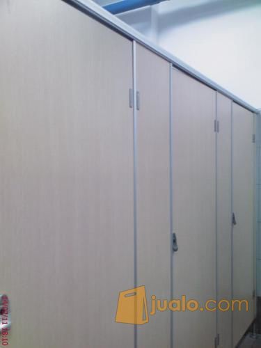 Partisi Toilet Phenolic