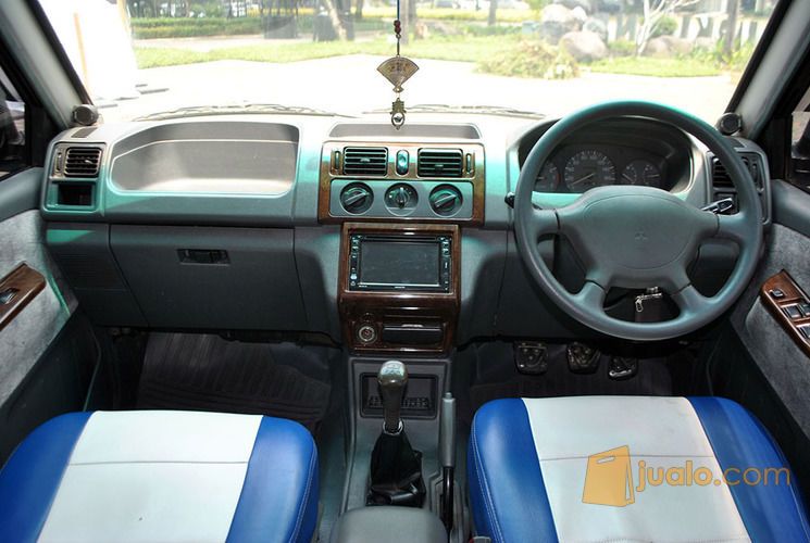 Mitsubishi Kuda Grandia 2.0 MT Bensin 2003