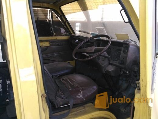 Mobil Box Mitsubishi Type FE 104 Tahun 1996