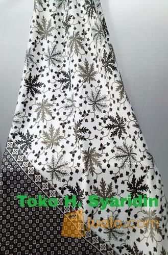 Bahan Batik Satin Silk Per Meter / Kain Batik Motif Daun