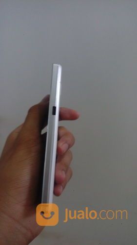 Handphone Sharp Aquos 304, 4g LTE