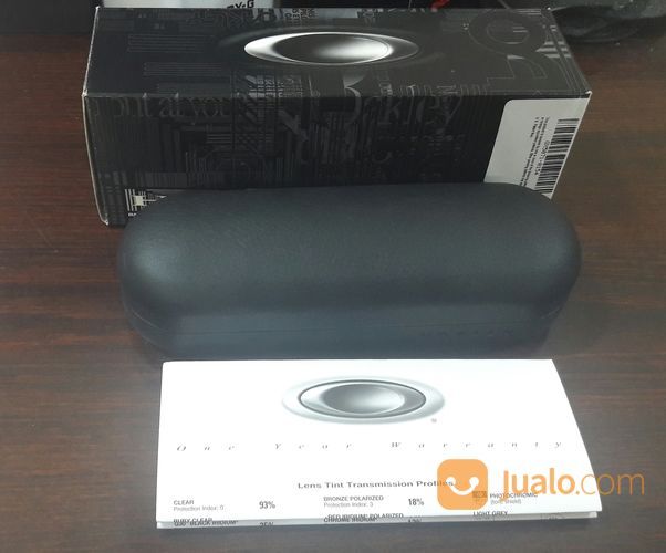 Box Kacamata Oakley