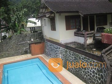 VILLA DENGAN KOLAM RENANG DI MEGAMENDUNG, PUNCAK, BOGOR