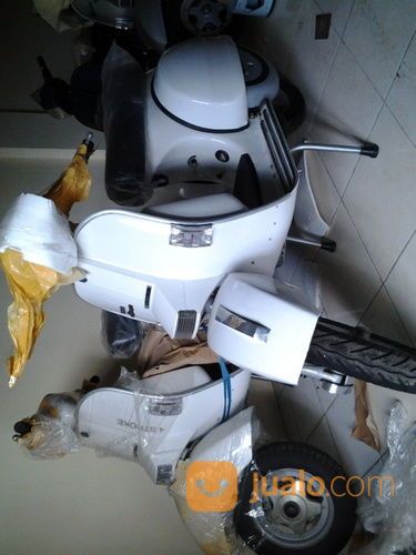 Piaggio Vespa LML Star Deluxe Sekuter 4 Tak 150cc W/ CDI 2017 BARU