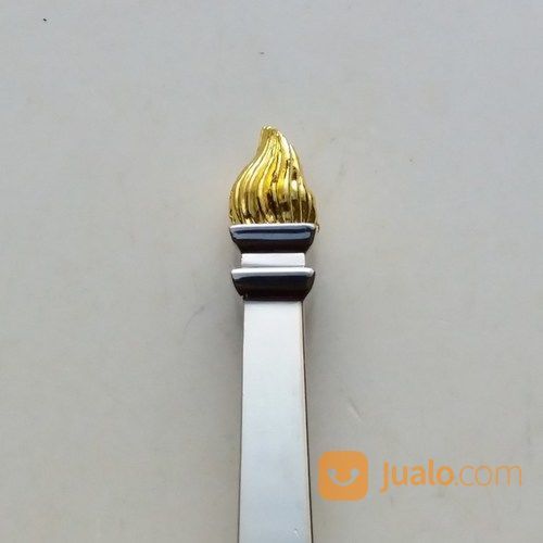 Miniatur Monas Warna Silver Krom Pembuka Tutup Botol Souvenier Dekorasi