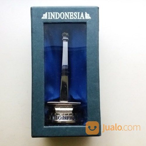 Miniatur Monas Warna Silver Krom Pembuka Tutup Botol Souvenier Dekorasi