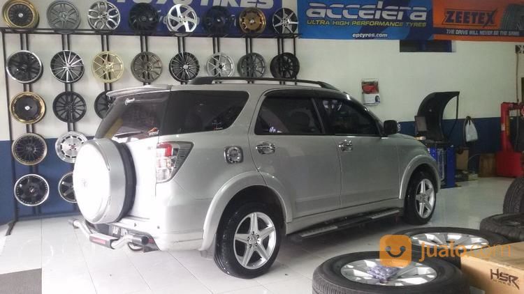 Modifikasi Velg Mobil Toyota Rush Ring 17