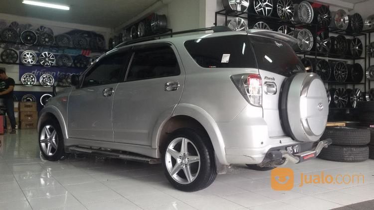 Modifikasi Velg Mobil Toyota Rush Ring 17