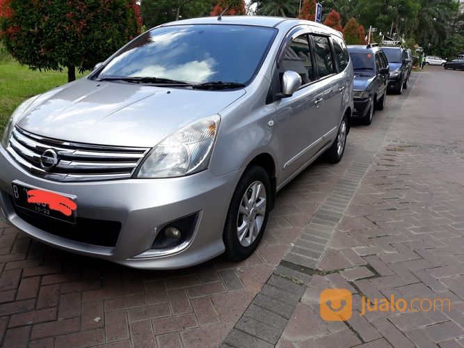 Nissan Grand Livina Ultimate ( Tipe Tertinggi )