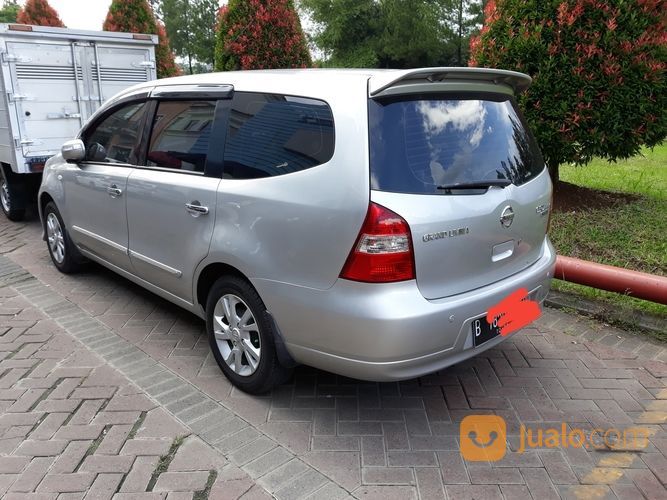Nissan Grand Livina Ultimate ( Tipe Tertinggi )