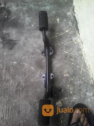 STEP TENGAH MOTOR G100 ( Daerah Dago Bandung )