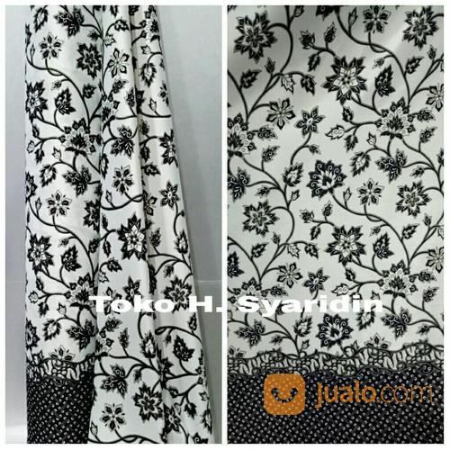 Bahan Batik Silk Per Meter Motif Bunga Rambat Hitam Putih