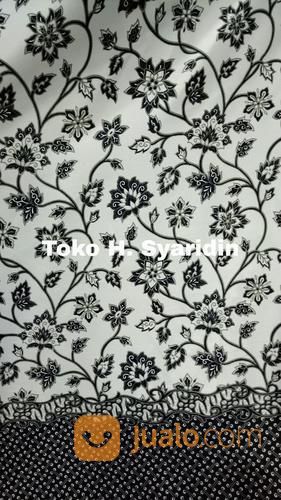 Bahan Batik Silk Per Meter Motif Bunga Rambat Hitam Putih