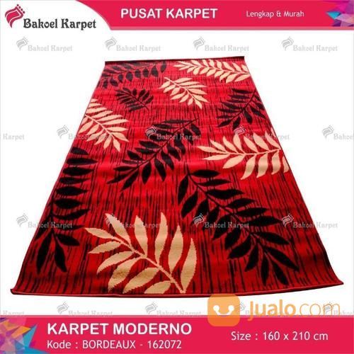 Karpet Moderno Terbaik Merah Motif Daun