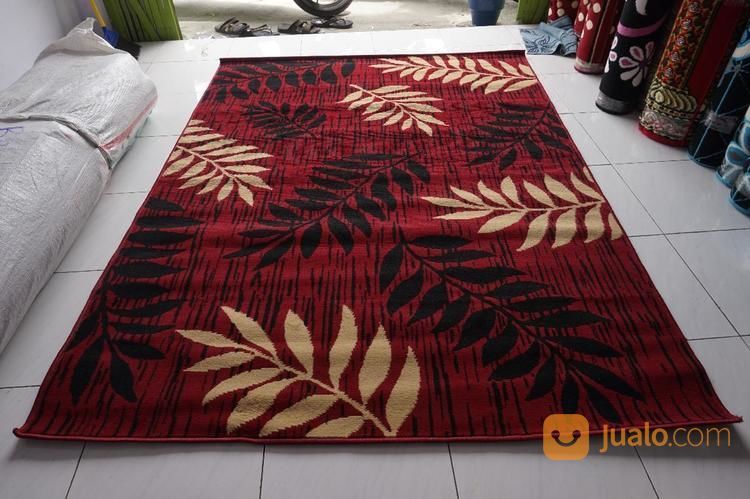 Karpet Moderno Terbaik Merah Motif Daun