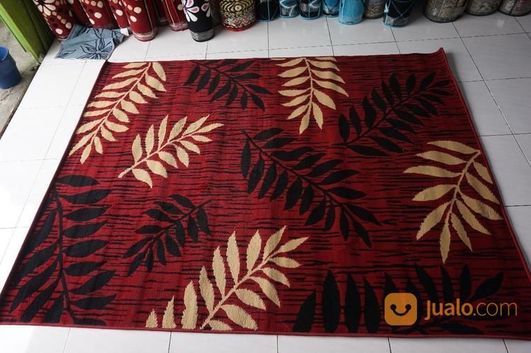 Karpet Moderno Terbaik Merah Motif Daun