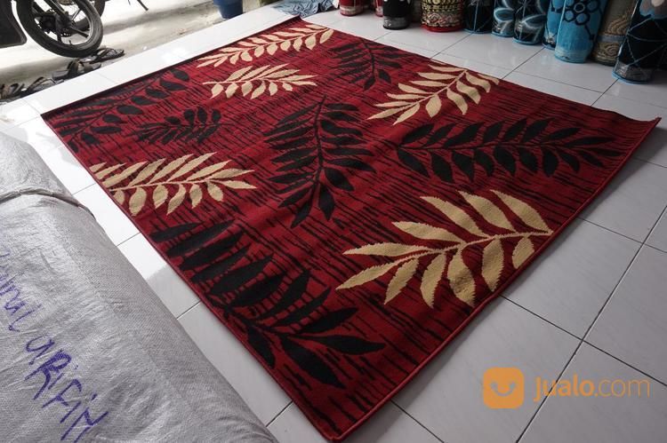 Karpet Moderno Terbaik Merah Motif Daun