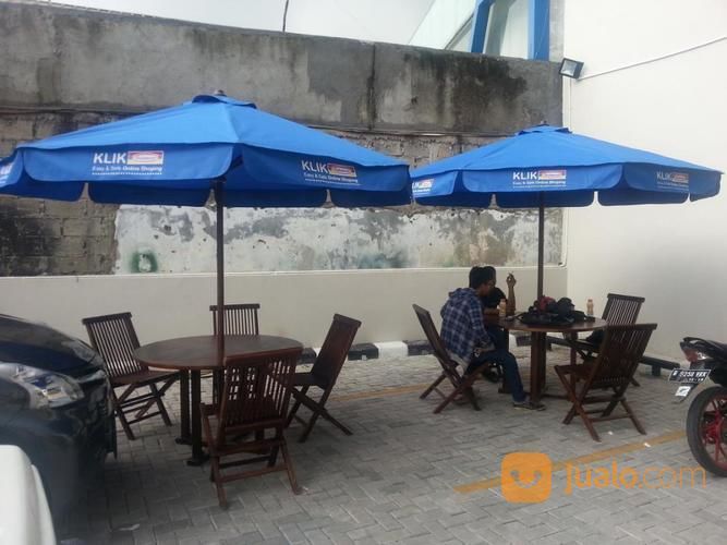 BANTING HARGA. MEJA PAYUNG TAMAN - CAFE