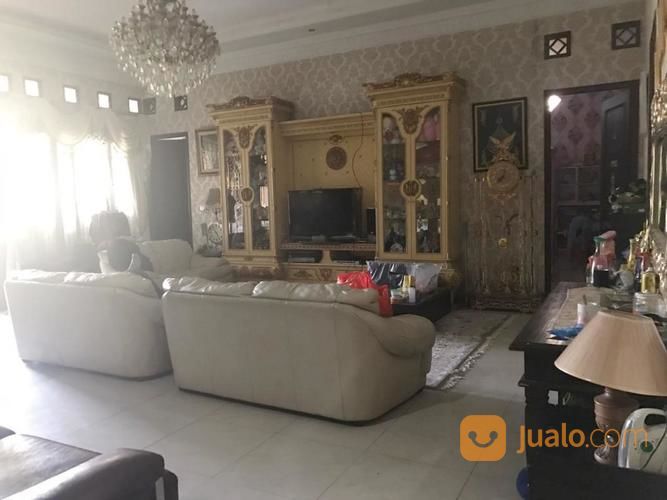 Rumah Mewah Butuh Uang Kramat Jati, Jaktim