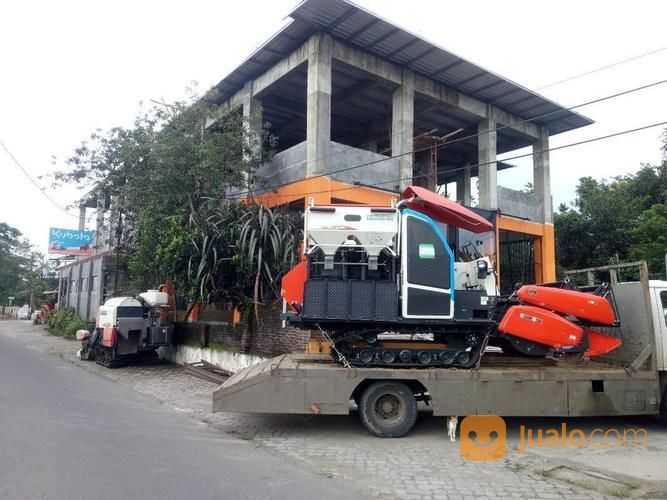 Combine Harvester Kubota DC 70