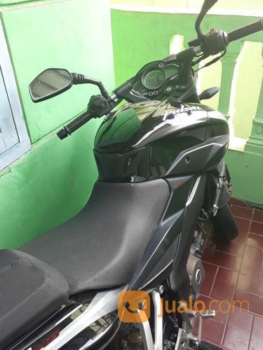 Motor Bajaj Pulsar N200. BU