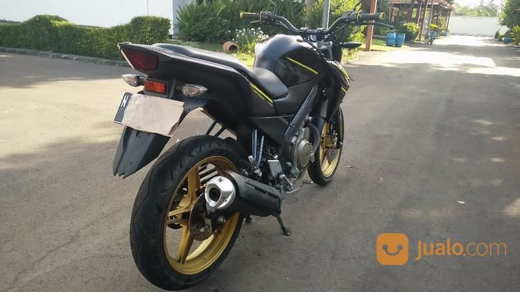 Vixion Advance 2016 Hitam Istimewa