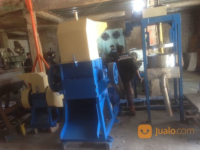 Mesin Pencacah Plastik